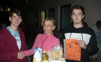 Halloweenský nočný beh spojený s opekačkou v školskom internáte. Halloweenský nočný beh spojený s opekačkou v školskom internáte.
